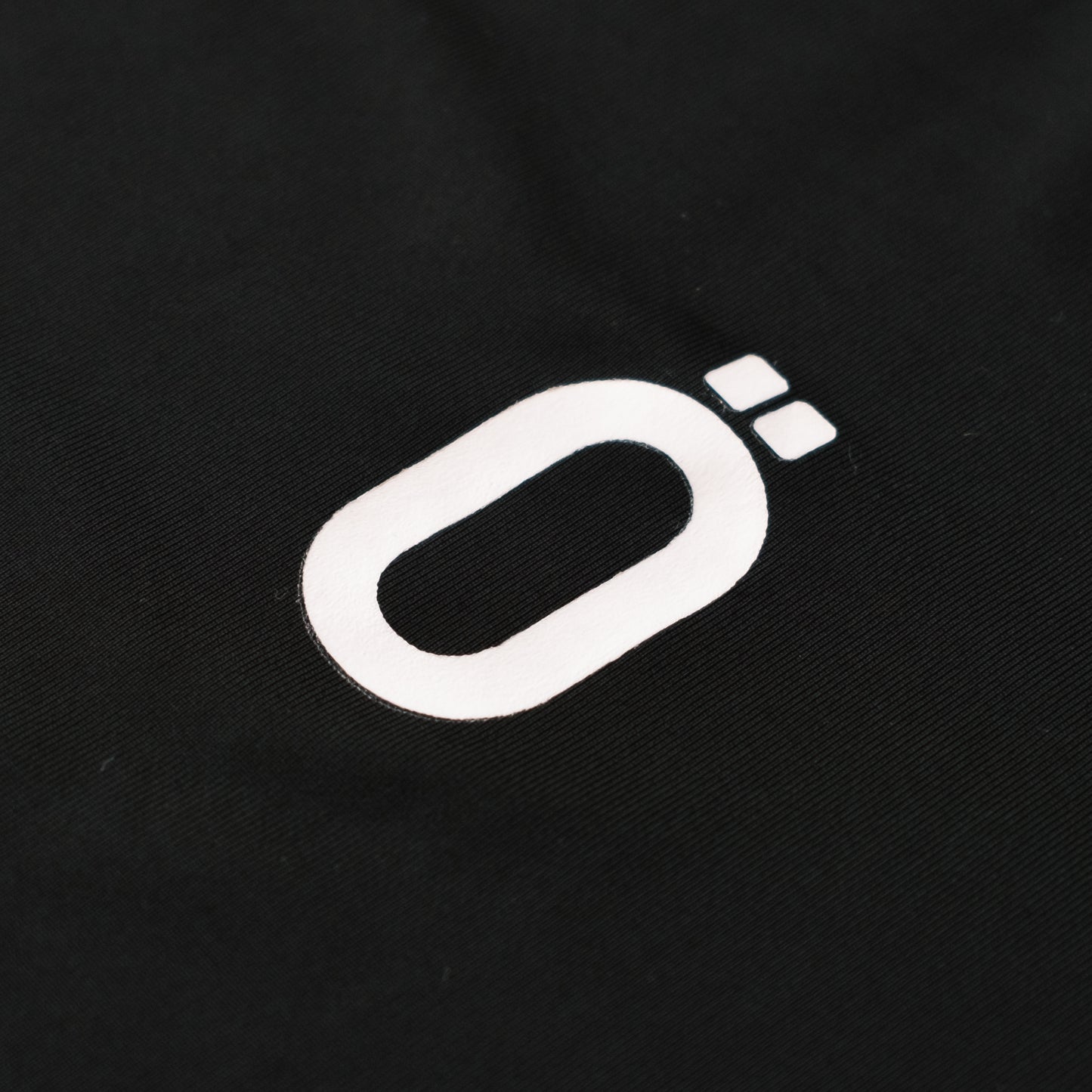 Evöq Apex Tee